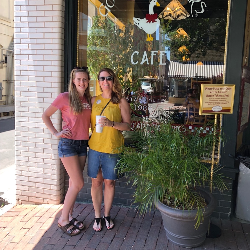 Meet your Posher, Sidney